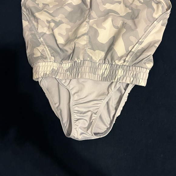 All in motion girls size xs shorts with built in underwear/lining - Picture 5 of 8